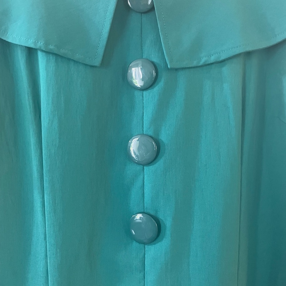 Tatyana green classy,comfortable dress 👗 - Picture 7 of 7
